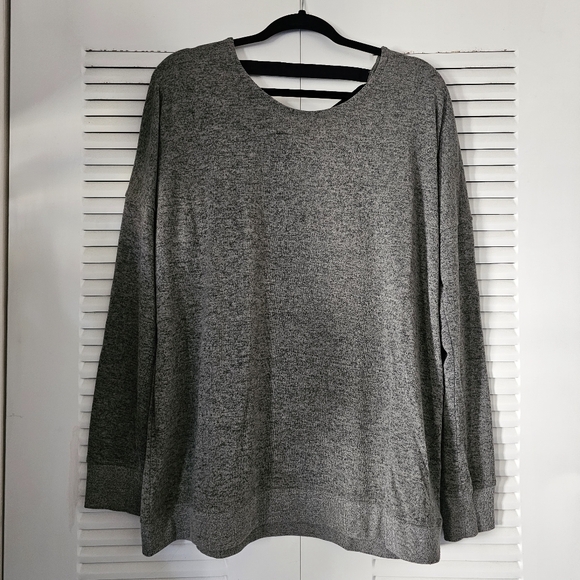 Flirtitude Active Top - Picture 3 of 7